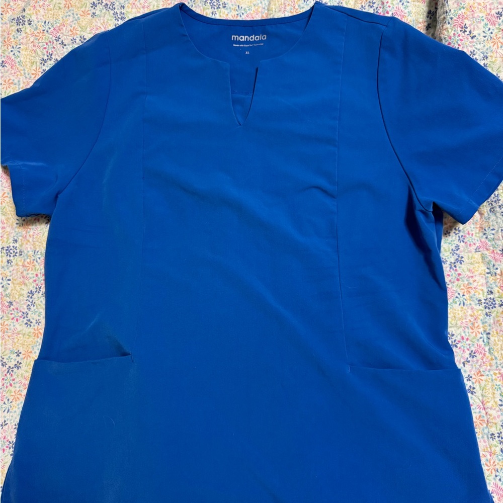 Mandala Women’s XL Blue Scrub Set